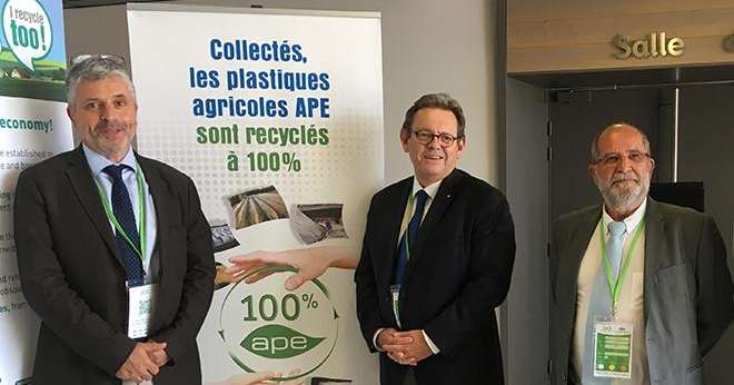 Pierre de Lépinau (Adivalor), Bernard Le Moine (CPA) et Paul Cammal (CIPA) ont annoncé ensemble la création de la filière de recyclage "gaines souples d'irrigation". Photo : B.Bosi/Pixel Image