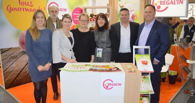 Lors du Salon Fruit Logistica, début février à Berlin, la société Agro Sélection Fruits (ASF) a signé des accords avec trois sociétés familiales australiennes. Photo : DR