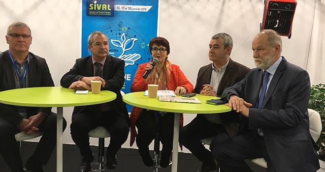 Christiane Lambert et Jacques Rouchaussé (au centre) au Sival 2018. Photo : B.Bosi/Pixel Image
