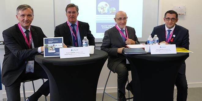 Les partenaires d'AgTech avec à gauche, les 2 représentants de l'ESEO et à droite les 2 représentants de l'ESA. Photo : Groupe ESA  