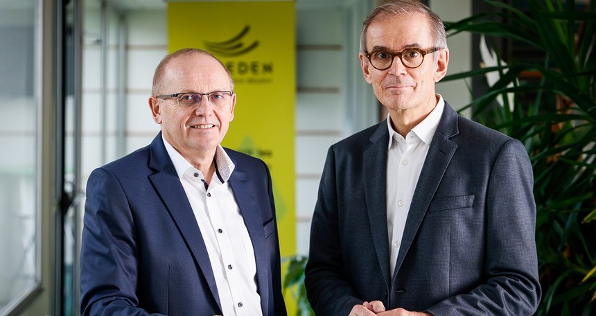 Serge Le Bartz (à gauche), président d’Eureden, et Alain Perrin, directeur général. Ce dernier a évoqué pour l’exercice 2021-2022 un chiffre d’affaires de 3,3 milliards d’euros, dont 40 % proviennent de l’activité agricole. Photo : Eureden
