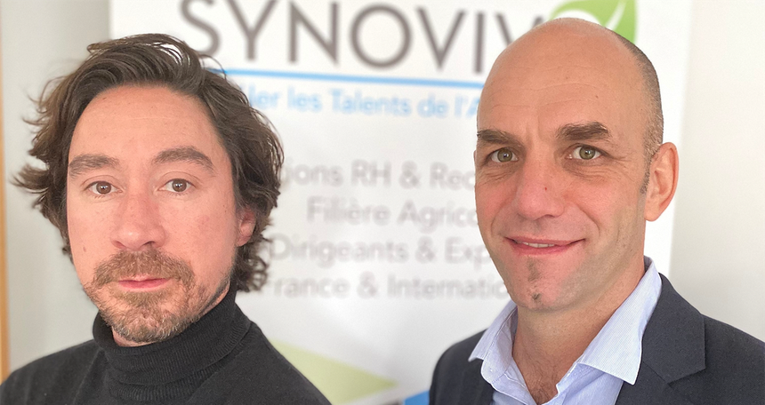 Hugues Dumas (à droite) et Fabien Vallaud, respectivement CEO et consultant de Synovivo conseillent d’aller chercher des soft skills plutôt que de l’expertise. Photo : Synovivo