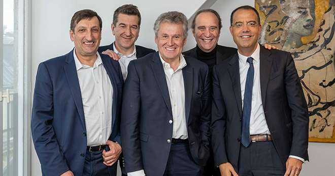 De gauche à droite : Guillaume Darrasse, Matthieu Pigasse, Thierry Blandinières, Xavier Niel et Moez-Alexandre Zouari.