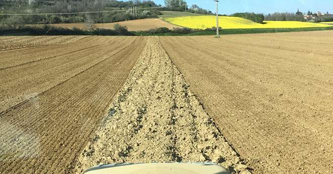 Les agriculteurs sont dans les parcelles et la coopérative Dauphinoise se mobilise pour les approvisionner. Photo : DR