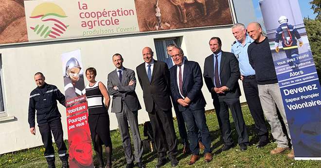 Signature de trois nouvelles conventions entre EMC2, le SDIS 55 et trois salariés pour leur permettre de concilier leur travail et leur engagement de sapeur-pompier volontaire. CP : EMC2