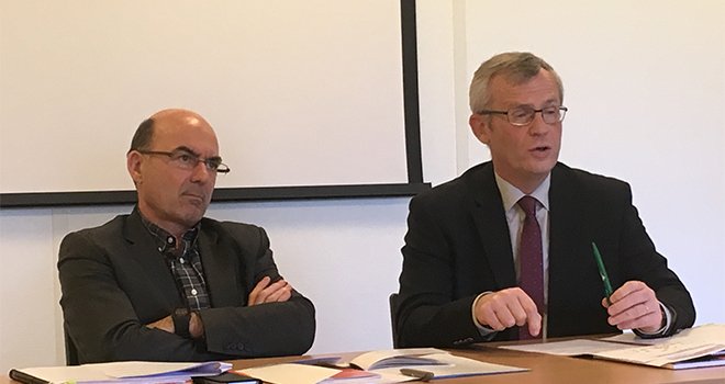 Arnaud Degoulet, à gauche, et Ludovic Spiers, respectivement président et directeur général d'Agrial insistent sur la multispécificité et la résilience du groupe Agrial. CP : H.Sauvage.