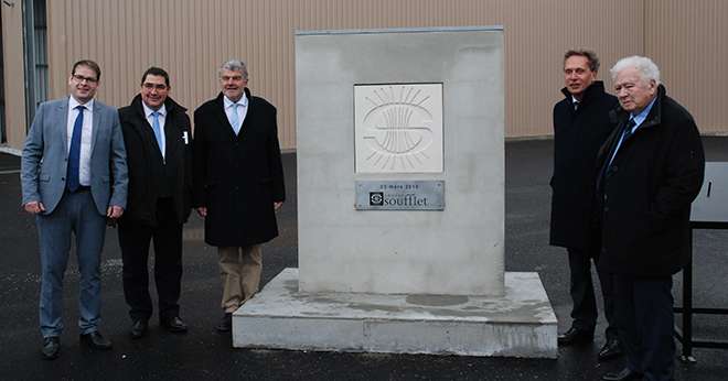 L’inauguration du nouveau silo Soufflet à Chef-de-Baie, le 23 mars 2018, en présence de Jean-Michel Soufflet, président du directoire, accompagné de son père Michel –à droite). © O.Lévêque/Pixel Image