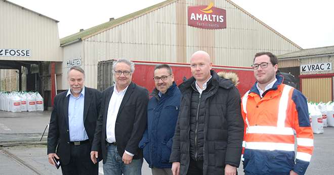Pour présenter Azena sur le site Amaltis de Parthenay, de gauche à droite : François Gibon directeur du Naca, Claude Beauchamp président d’Amaltis, Gilles Duquesnoy directeur, Denis Le Fèvre commercial, et Nicolas Fontaine res sécurité. © O.Lévêque