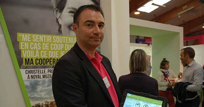 Fabrice Bedel, responsable du pôle marketing opérationnel chez d’aucy, présentait durant le Space, le nouvel outil Cow’Line destiné aux techniciens nutrition vaches laitières. © D. Bodiou/Pixel image