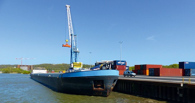 L’investissement dans un terminal de conteneurs et dans 350 mètres linéaires de nouveaux quais a attiré de nouvelles entreprises sur le port de Metz. Photo  : Société des ports de Moselle