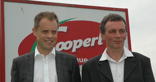 Emmanuel Commault et Patrice Drillet, respectivement directeur général et président de Cooperl Arc Atlantique. Photo : D. Bodiou/Pixel image