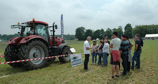 Les participants ont pu découvrir les trois axes de travail du Groupe d’Aucy sur l’agriculture de précision rebaptisée ID Pix. Photo : D. Bodiou/Pixel image