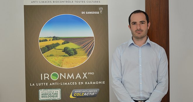 "Ironmax®Pro est à base de Colzactif et contient 3% de phosphate ferrique IPmax", explique Pierre Olçomendy, chef de marché antilimace France chez De Sangosse. Photo : M.Gagneux/Pixel Image