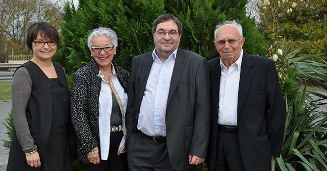 De gauche à droite : Stéphanie Bureau (la fille d’Annie Isidore), Annie Isidore (la sœur de Dominique Isidore), Dominique Isidore, et Michel Isidore, père de Dominique et Annie, actuellement président honoraire du groupe. DR