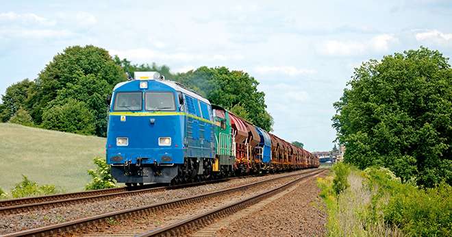 La ligne stratégique d’Oiry-Esternay, longue de 70 km, est sillonnée par 155 trains par an, soit l’équivalent de 200 000 tonnes de fret. © st44 - fotolia