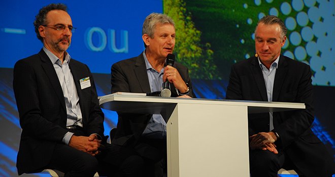 Au centre, Frank Garnier, président de Bayer et directeur général de Crop protection, lors de l’Université Bayer 2016. Photo : M. Lecourtier/Pixel image