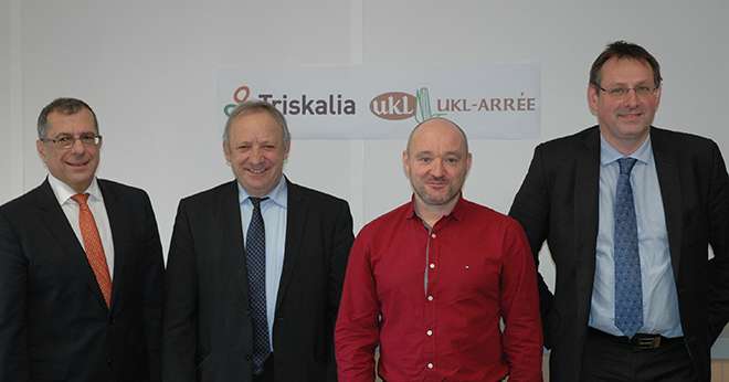 De gauche à droite : Dominique Ciccone, directeur général de Triskalia, Georges Galardon, président de Triskalia, Thierry Julé, président d’UKL-Arrée, et Mickaël Legay, directeur général d’UKL-Arrée. Photo : D. Bodiou/Pixel image