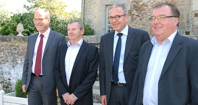 De gauche à droite : Hervé Scoarnec, Michel Foucher, Maxime Vandoni, Hubert Garaud. Crédit photo : N. Tiers/Pixel Image
