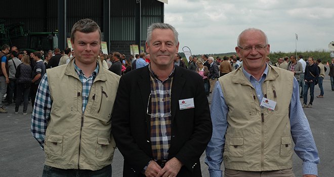 De gauche à droite : Julien Lenoir, directeur achat céréales du groupe Carré, Frédéric Carré, président et Johann Loobuyck, directeur général. S. Bot/Pixel image