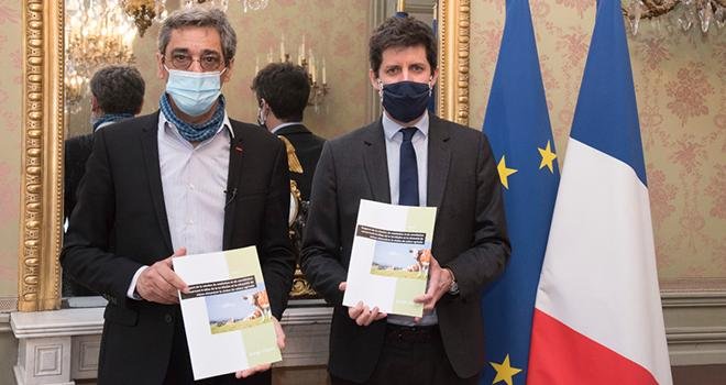  Serge Papin a remis le 25 mars son rapport à Julien Denormandie, ministre de l’Agriculture et de l’Alimentation. ©Cheick Saidou / agriculture.gouv.fr
