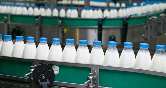 De nombreux industriels laitiers communiquent sur leurs engagements en faveur de l'environnement. ©SemA/AdobeStock