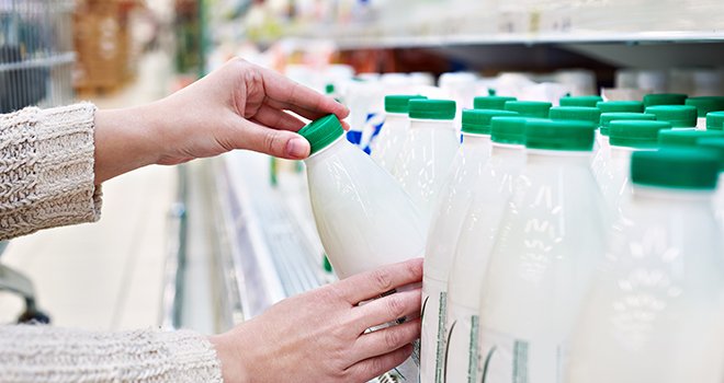 En 2018, les ventes de lait liquide ont reculé de 3,3 % en volume par rapport à 2017. ©Sergey Ryzhoc/AdobeStock
