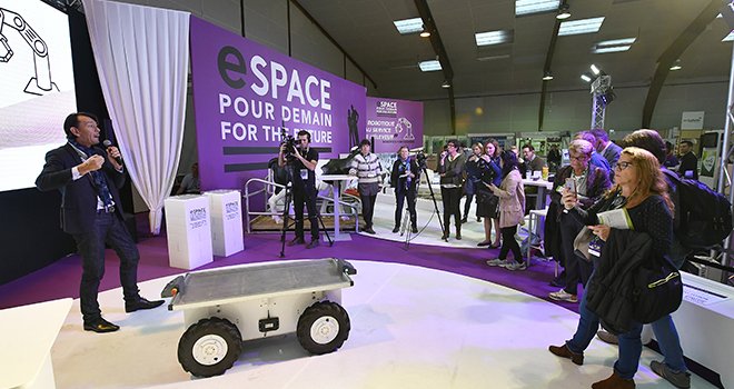 En 2017, "L’Espace pour Demain" avait pour thème "La robotique au service de l'éleveur". Photo : chambres d’agriculture de Bretagne