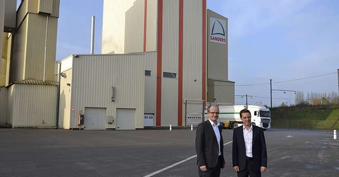 Bernard Mahé, Directeur Général de Sanders et Alexandre Raguet, directeur de Sanders Nord présente la nouvelle usine de Landrecies. Photo: A. Cotens/Pixel Image