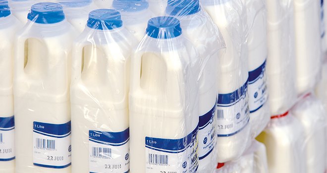 Le marché européen des produits laitiers est solide mais mature. La croissance démographique européenne connaît une légère hausse mais la population n'absorbera pas pour autant les volumes additionnels. Le lait supplémentaire devra être être exporté, vers l'Asie notamment. Photo : Fotolia.