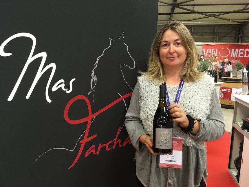 Hélène Jougla, vigneronne, Mas Farchat sur le salon Vinomed