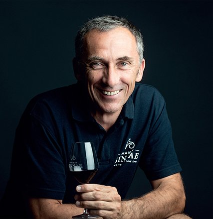 Philippe Pellaton est président du syndicat des vignerons des côtes-du-rhône, qui propose une certification collective dont le coût est réduit.  PHOTOS&nbsp;: CIVB 