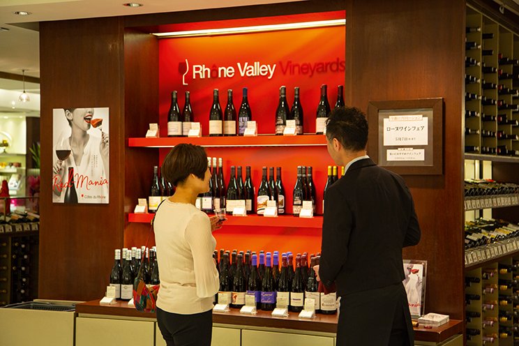 Afin de faire vivre une expérience au consommateur, un show de cuisine et des ateliers d’accords mets-vins ont été organisés avec les vins rouges de la vallée du Rhône par l’agence Sopexa. Photo : Sopexa