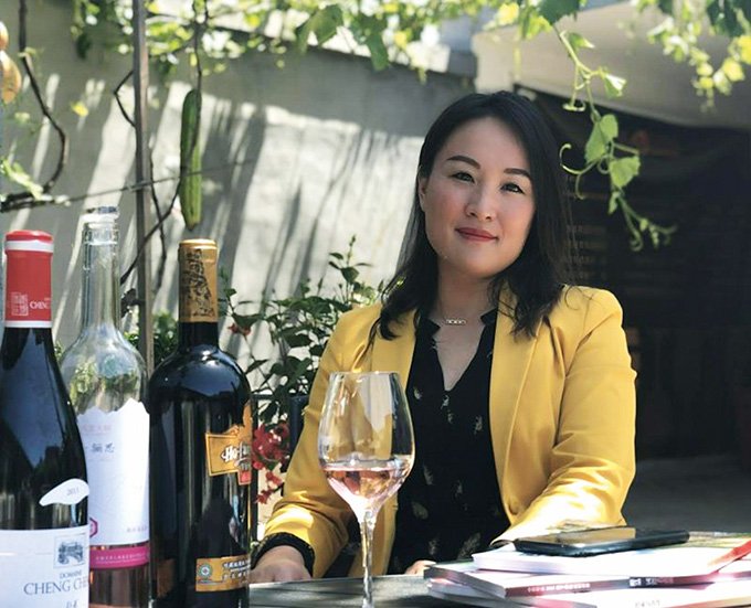 Xiaoyan Liao est la fondatrice de Clovitis, entreprise  de conseil vitivinicole.