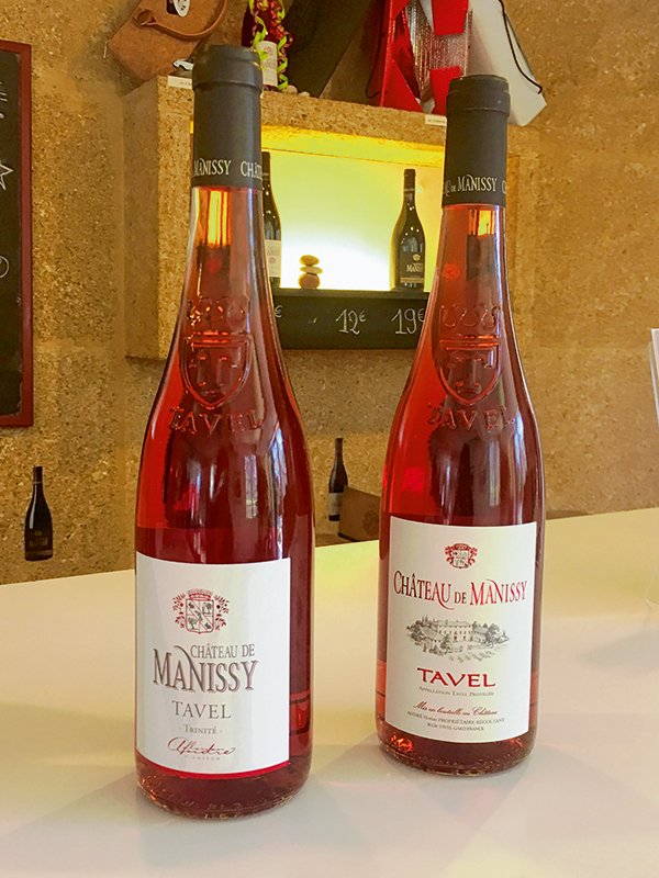 « Dans l’univers du vin, il y a le blanc, le rosé, le rouge et… le Tavel », revendiquent le Château de Manissy et tous les domaines de l’appellation.