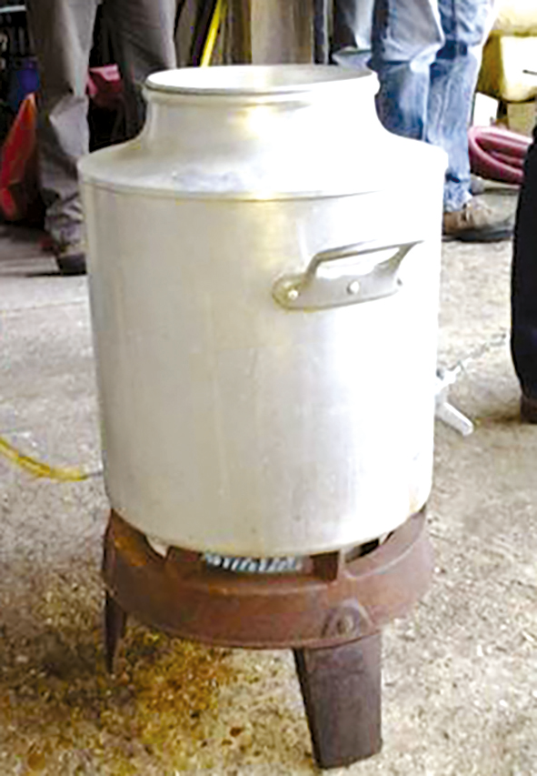 La tisanière est un matériel utilisé pour préparer les extraits végétaux sur l’exploitation. Photo DR