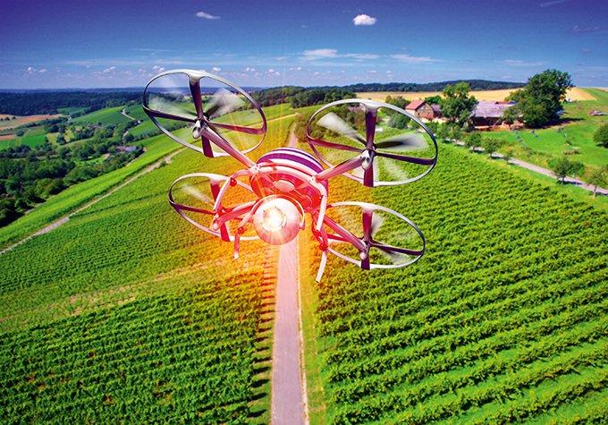 Les Cuma s’intéressent aux nouvelles technologies, comme la plantation par GPS, l’utilisation de drones et de manière générale à tout ce qui est viticulture de précision. Photo : Jürgen Fälchle/fotolia