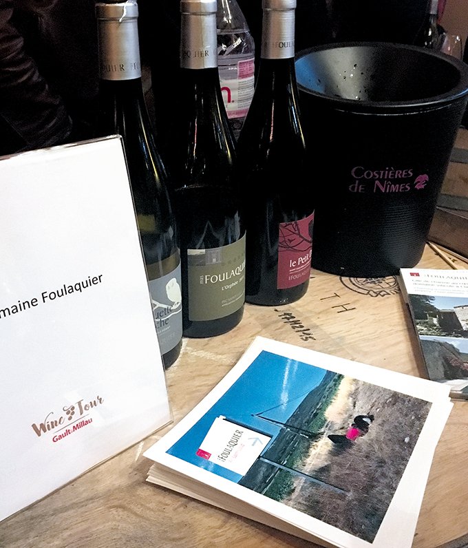 Lors de l’étape languedocienne du wine tour organisé par Gault&Millau, 13 vignerons étaient présents dont le domaine Foulaquier, produisant des vins bio certifiés Demeter de l’appellation pic-saint-loup. Photo : S. Favre/Pixel Image