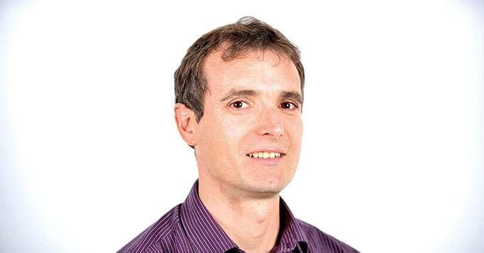 Grégoire Pigeon, responsable de la division agro-météorologie de Météo-France : « Météo-France, en plus des prévisions météo, a aussi pour mission d’observer l’évolution du climat. La France est sous des latitudes dites de transition climatique. Les signaux du changement climatique ne sont pas si nets que dans d’autres régions du globe. » Photo : MeteoFrance