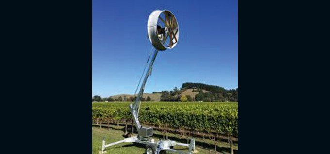 L’éolienne mobile anti-gel protège environ 4 ha de vigne.  Photo : DR