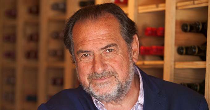 L’œnologue Michel Rolland partage son temps entre le conseil et ses vignes, en France et à l’étranger.  Photo : DR