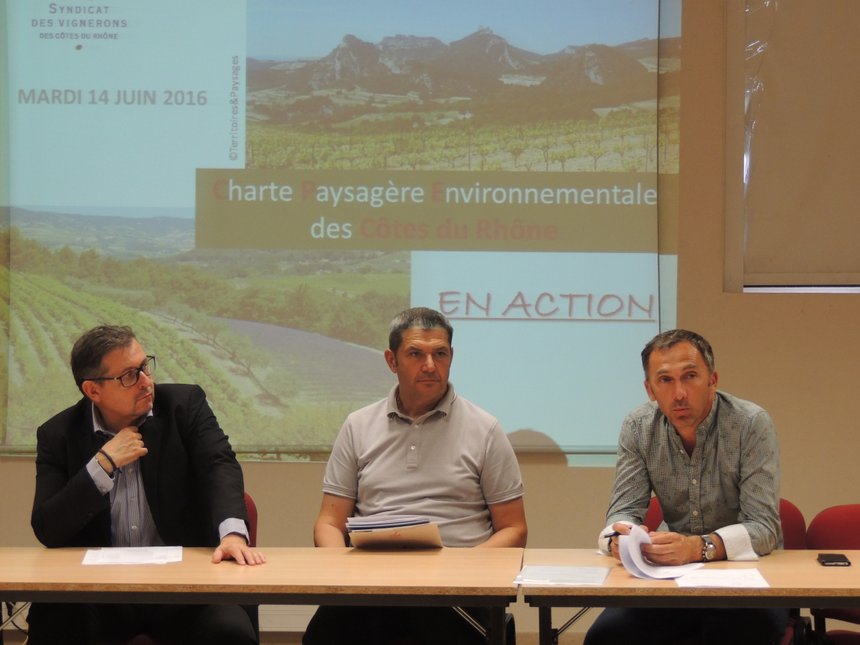 Un GIEE  pour Rhonea : une action concrète qui entre dans le cadre de la charte paysagère environnementale des Côtes-du-Rhône mise en place par le syndicat général des Côtes-du-Rhône (SGVRCDR). Crédits-photos : Audrey Domenach - Pixel Image