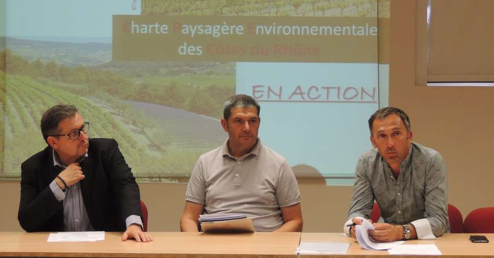 Un GIEE  pour Rhonea : une action concrète qui entre dans le cadre de la charte paysagère environnementale des Côtes-du-Rhône mise en place par le syndicat général des Côtes-du-Rhône (SGVRCDR). Crédits-photos : Audrey Domenach - Pixel Image