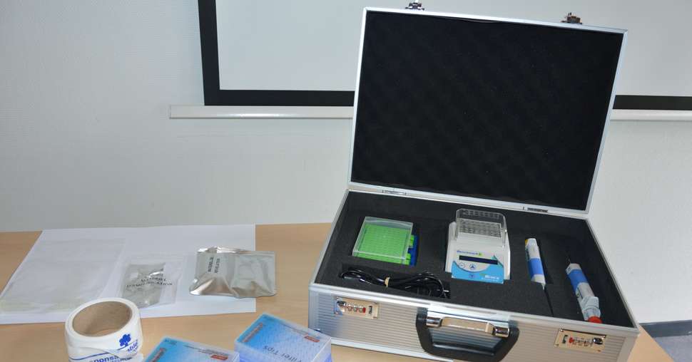 Un kit vendu aux distributeurs et coopératives sous forme de mallette avec 240 tests et une formation. Photo : DR