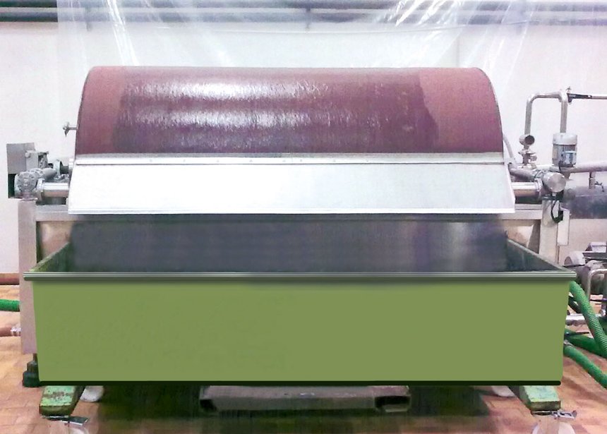 Filtration des bourbes au filtre rotatif sous vide. En vinification des blancs  et rosés, l’emploi de cet appareil comporte des risques d’oxydation des jus. © A. Cauchy/Pixel image 
