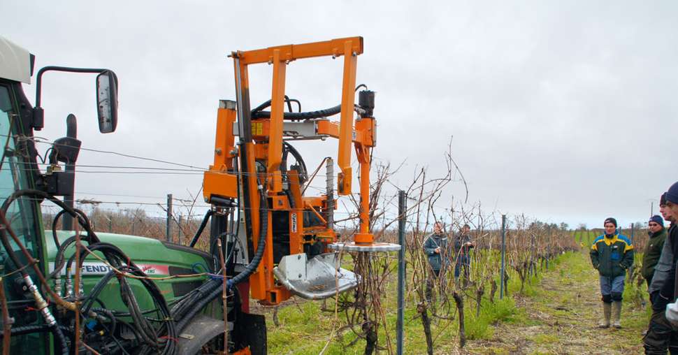 La machine à tirer les bois VSE 430 (Provitis) en action. © M. Sabouret/CDA 16