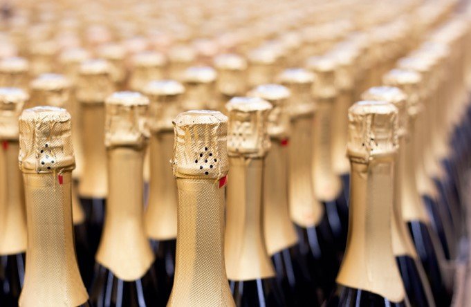Bouteilles de champagne - photo : Adobe stock
