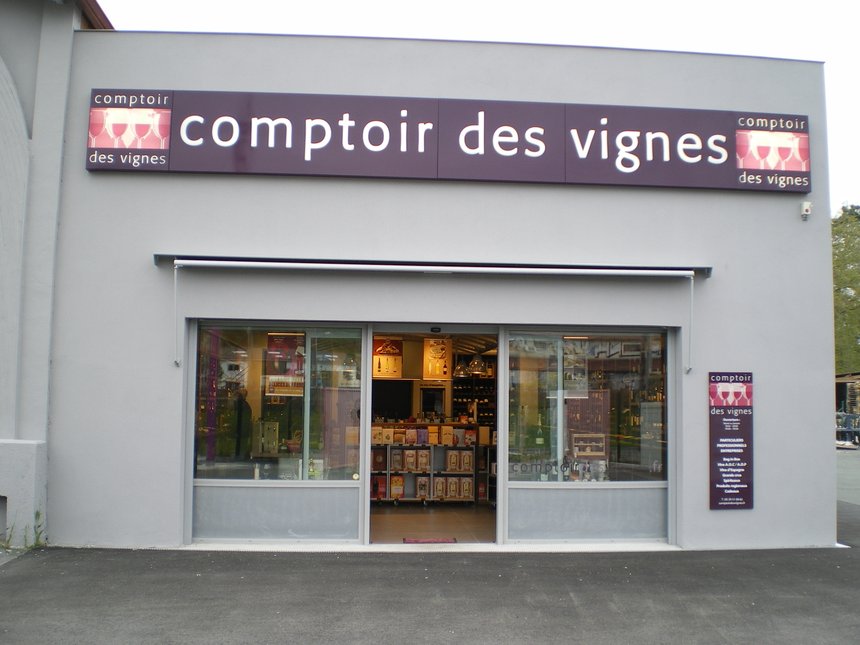 C10 multiplie le nombre de boutique de vente de vins: Comptoir des Vignes (commerces-biarritz.fr)