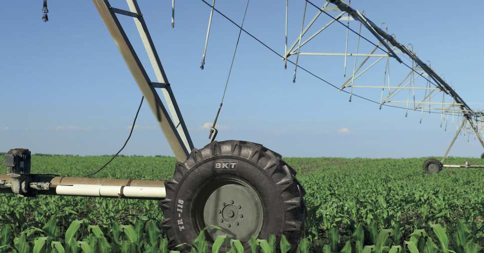 BKT: des pneus radiaux et diagonaux pour pivots d’irrigation