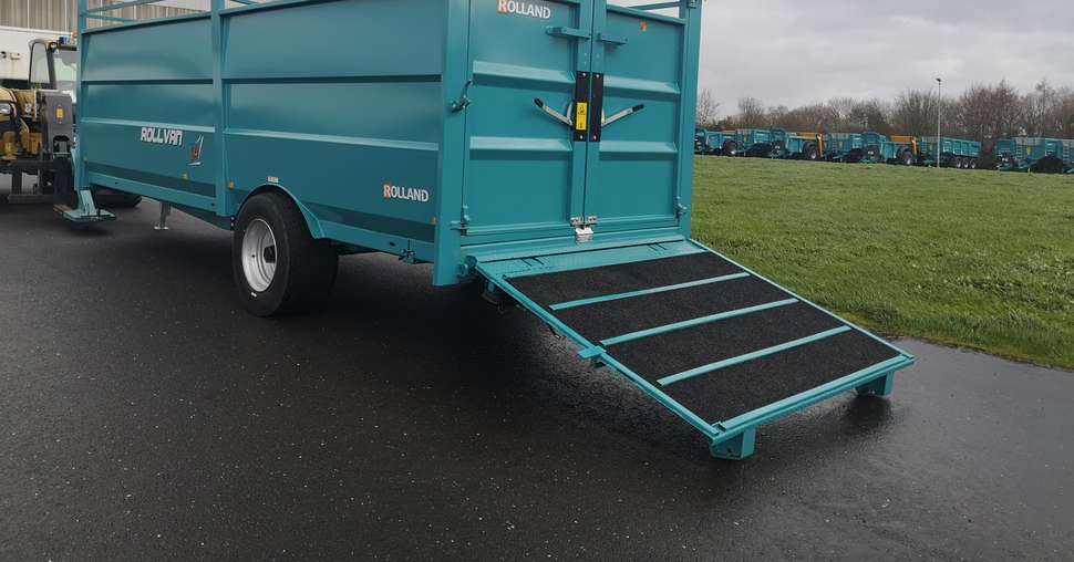 Rolland: deux nouvelles bétaillères Rollvan à pont 
