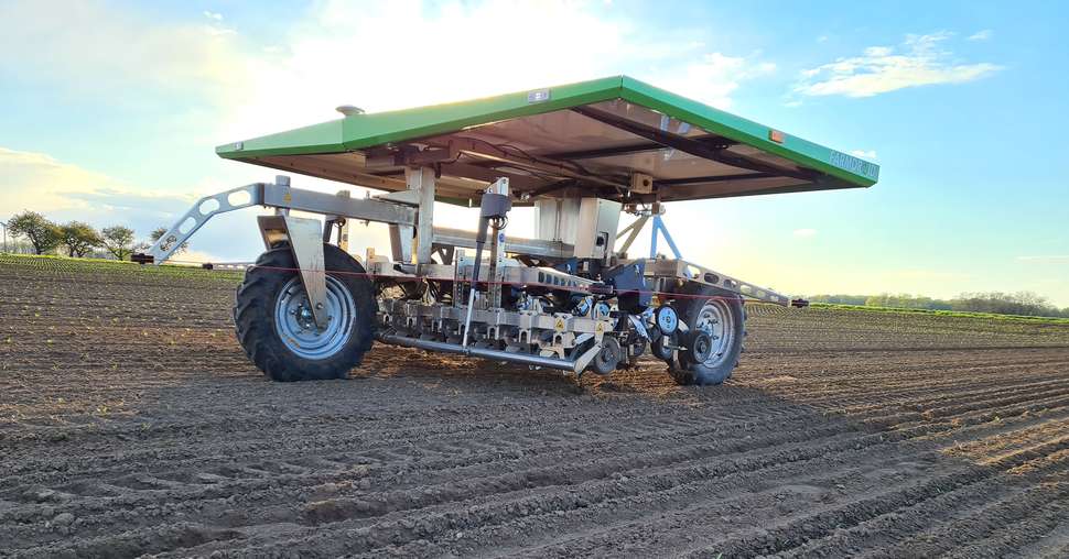 Le robot FarmDroid arrive en France